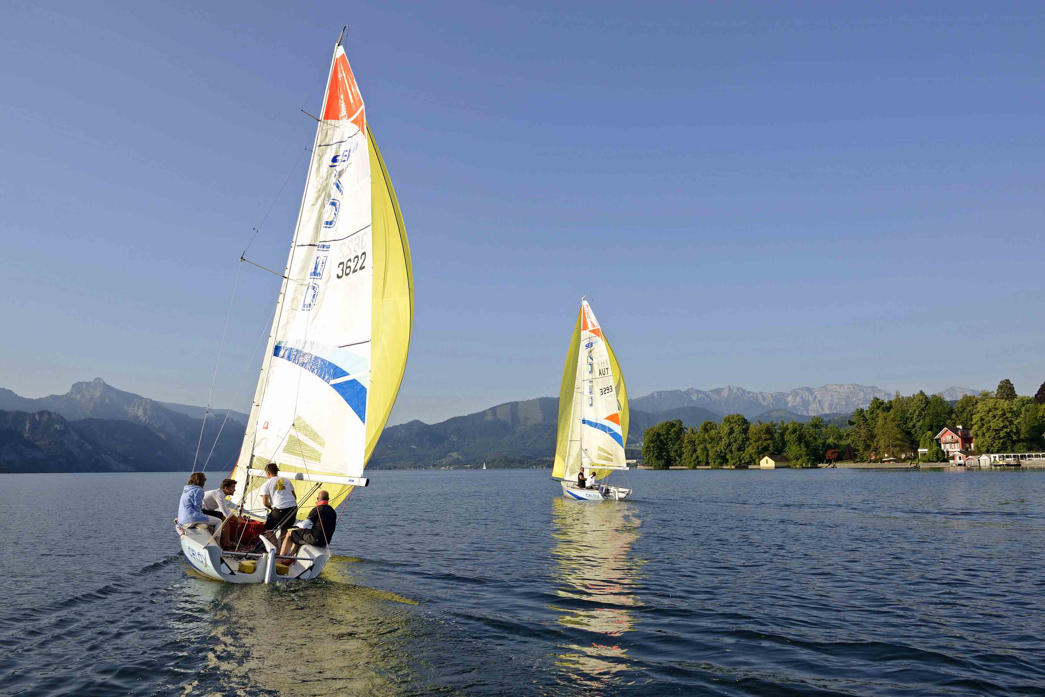 Mondsee Segeln Kiten Wasserskifahren Windsurfen 